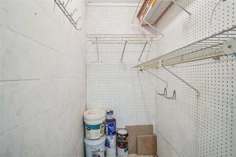 Townhouse in Brandon, Florida 2 bedrooms, 116.31 sq.m. № 2221839 - photo 21