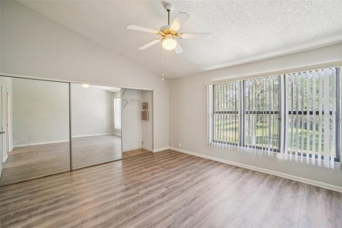 Townhouse in Brandon, Florida 2 bedrooms, 116.31 sq.m. № 2221839 - photo 24