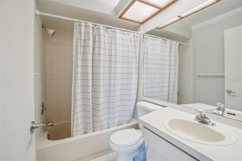 Townhouse in Brandon, Florida 2 bedrooms, 116.31 sq.m. № 2221839 - photo 30