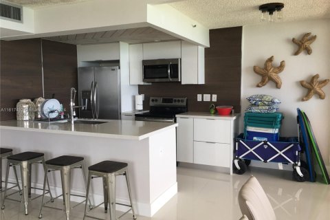 Снять в аренду кондоминиум в Майами-Бич, Флорида 2 спальни, 93.37м2, № 2037779 - фото 4