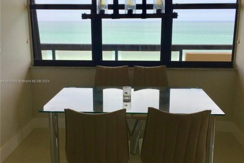 Снять в аренду кондоминиум в Майами-Бич, Флорида 2 спальни, 93.37м2, № 2037779 - фото 5