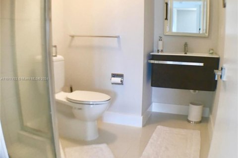 Снять в аренду кондоминиум в Майами-Бич, Флорида 2 спальни, 93.37м2, № 2037779 - фото 11