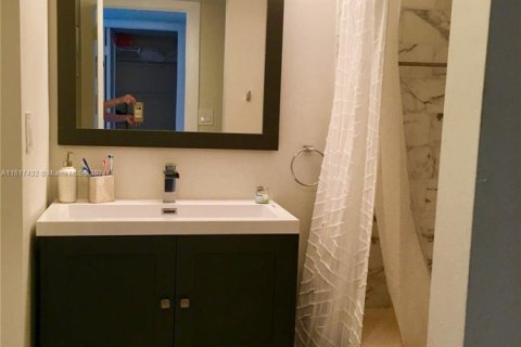 Снять в аренду кондоминиум в Майами-Бич, Флорида 2 спальни, 93.37м2, № 2037779 - фото 9