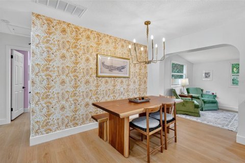 House in Saint Petersburg, Florida 2 bedrooms, 108.88 sq.m. № 1907809 - photo 6