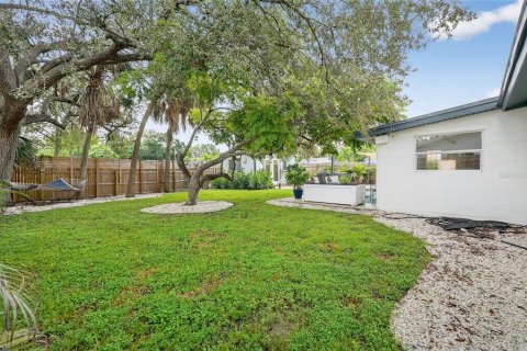 House in Saint Petersburg, Florida 2 bedrooms, 108.88 sq.m. № 1907809 - photo 27