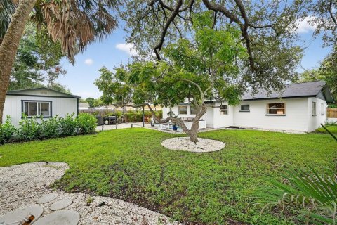 House in Saint Petersburg, Florida 2 bedrooms, 108.88 sq.m. № 1907809 - photo 25