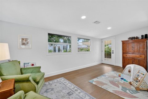 House in Saint Petersburg, Florida 2 bedrooms, 108.88 sq.m. № 1907809 - photo 10