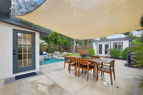 House in Saint Petersburg, Florida 2 bedrooms, 108.88 sq.m. № 1907809 - photo 20
