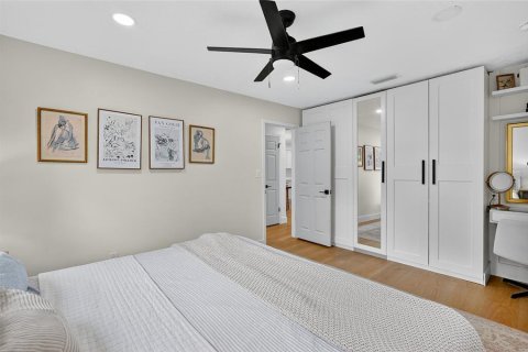 House in Saint Petersburg, Florida 2 bedrooms, 108.88 sq.m. № 1907809 - photo 14