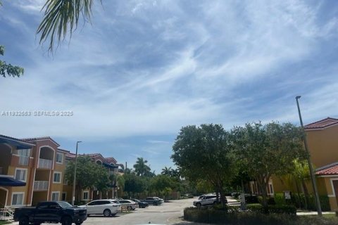 Condo in Cutler Bay, Florida, 2 bedrooms  № 1991576 - photo 10