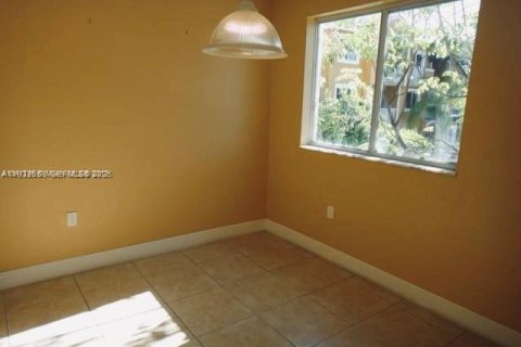 Condo in Cutler Bay, Florida, 2 bedrooms  № 1991576 - photo 27