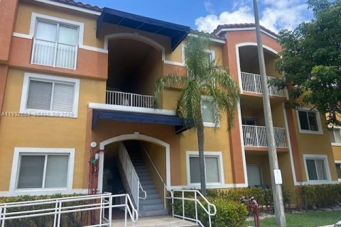 Condo in Cutler Bay, Florida, 2 bedrooms  № 1991576 - photo 2