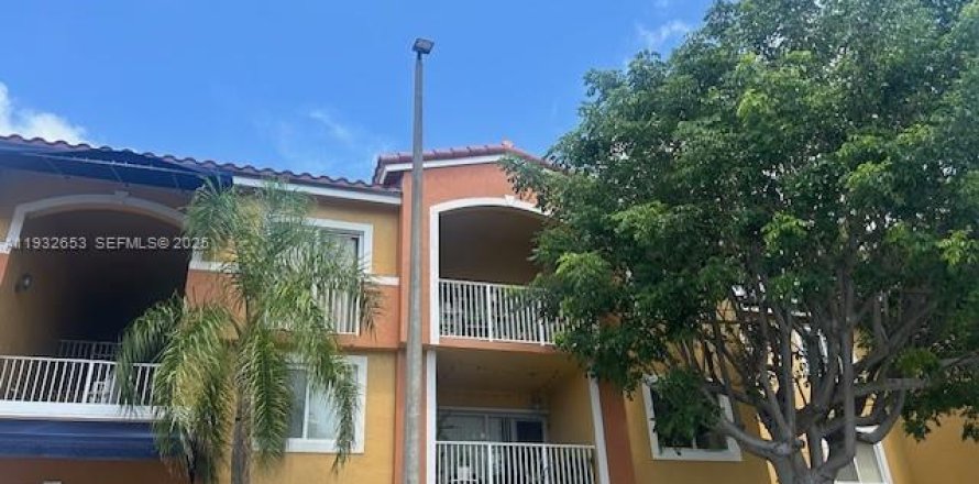 Condo in Cutler Bay, Florida, 2 bedrooms  № 1991576