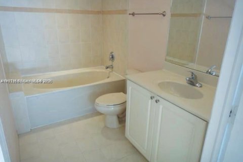 Condo in Cutler Bay, Florida, 2 bedrooms  № 1991576 - photo 24