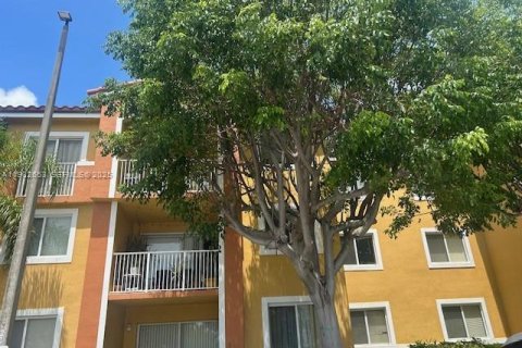 Condo in Cutler Bay, Florida, 2 bedrooms  № 1991576 - photo 5