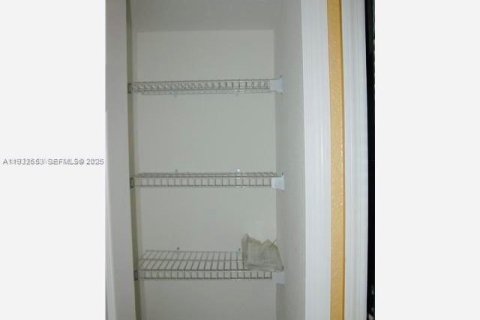 Condo in Cutler Bay, Florida, 2 bedrooms  № 1991576 - photo 28