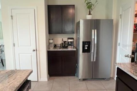 Villa ou maison à vendre à Zephyrhills, Floride: 4 chambres, 214.14 m2 № 2215350 - photo 4