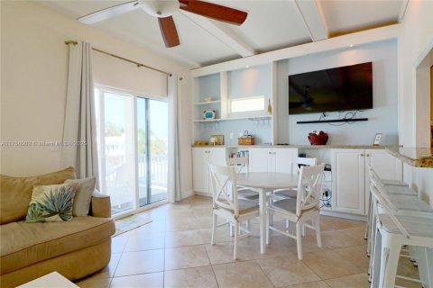 Condo in Marathon, Florida, 3 bedrooms  № 1713666 - photo 28