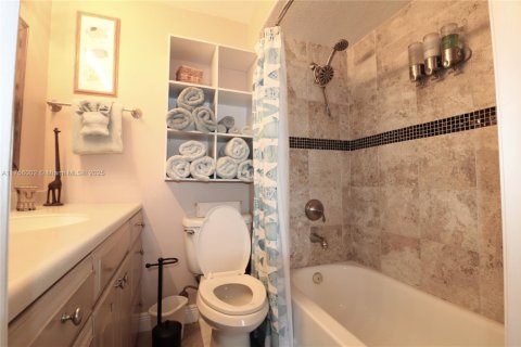 Condo in Marathon, Florida, 3 bedrooms  № 1713666 - photo 27