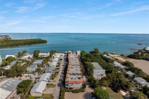 Condo in Marathon, Florida, 3 bedrooms  № 1713666 - photo 2