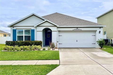 Casa en venta en Auburndale, Florida, 3 dormitorios, 157.66 m2 № 1880751 - foto 1