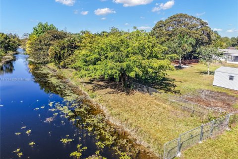 House in Southwest Ranches, Florida 4 bedrooms, 204.01 sq.m. № 1696532 - photo 5