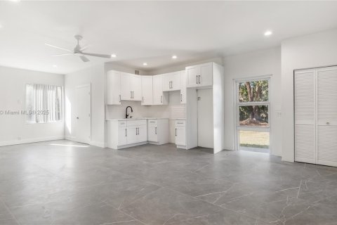 House in Southwest Ranches, Florida 4 bedrooms, 204.01 sq.m. № 1696532 - photo 21