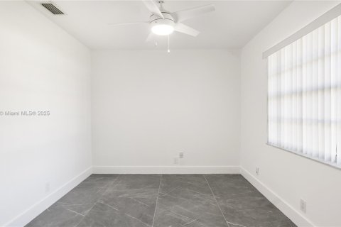 House in Southwest Ranches, Florida 4 bedrooms, 204.01 sq.m. № 1696532 - photo 13