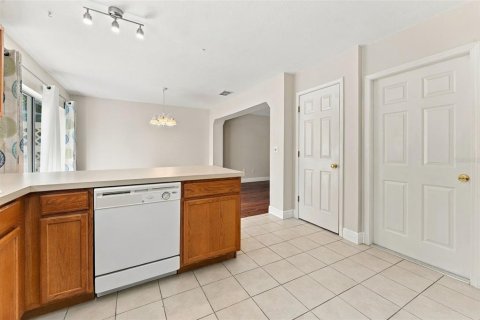 Touwnhouse à louer à Valrico, Floride: 2 chambres, 122.17 m2 № 2407129 - photo 14