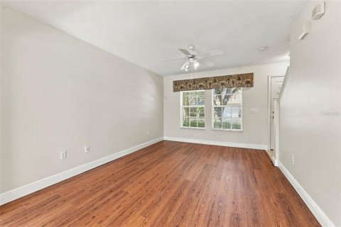 Touwnhouse à louer à Valrico, Floride: 2 chambres, 122.17 m2 № 2407129 - photo 8