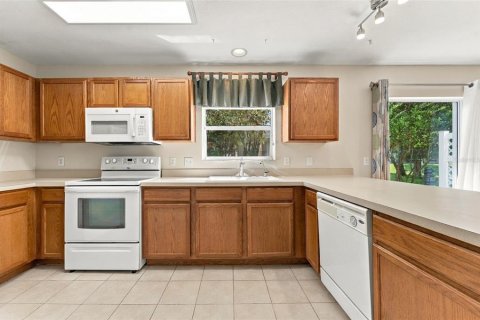 Touwnhouse à louer à Valrico, Floride: 2 chambres, 122.17 m2 № 2407129 - photo 13