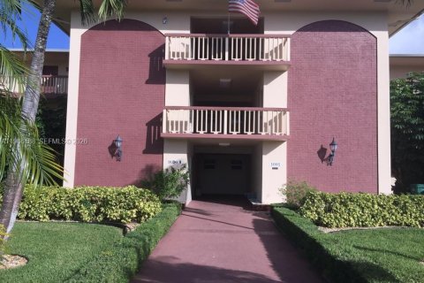 Copropriété à louer à Hollywood, Floride: 1 chambre, 69.12 m2 № 2028070 - photo 12