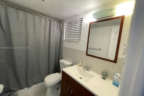 Copropriété à louer à Hollywood, Floride: 1 chambre, 69.12 m2 № 2028070 - photo 4