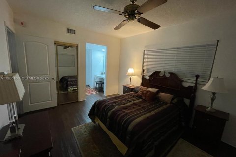 Copropriété à louer à Hollywood, Floride: 1 chambre, 69.12 m2 № 2028070 - photo 6
