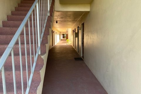 Copropriété à louer à Hollywood, Floride: 1 chambre, 69.12 m2 № 2028070 - photo 26