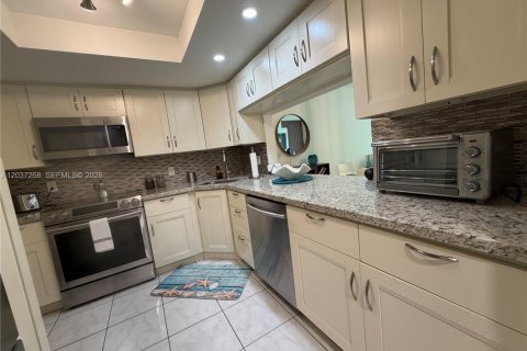 Copropriété à louer à Lauderdale-by-the-Sea, Floride: 1 chambre, 79.9 m2 № 2193620 - photo 8