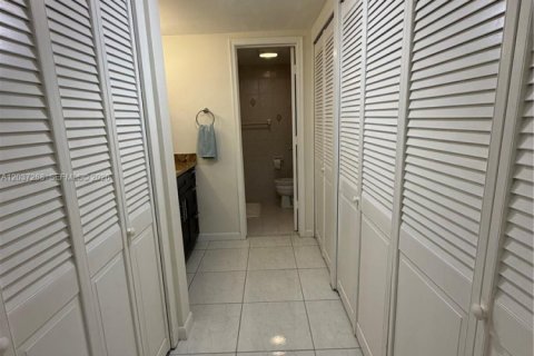 Copropriété à louer à Lauderdale-by-the-Sea, Floride: 1 chambre, 79.9 m2 № 2193620 - photo 14