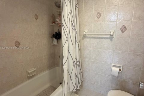 Copropriété à louer à Lauderdale-by-the-Sea, Floride: 1 chambre, 79.9 m2 № 2193620 - photo 16