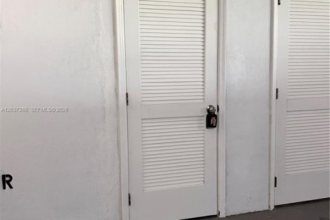 Copropriété à louer à Lauderdale-by-the-Sea, Floride: 1 chambre, 79.9 m2 № 2193620 - photo 27