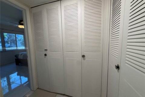 Copropriété à louer à Lauderdale-by-the-Sea, Floride: 1 chambre, 79.9 m2 № 2193620 - photo 11