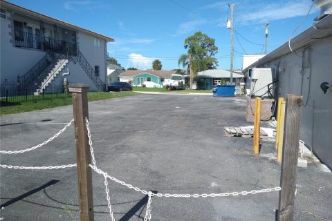 Immobilier commercial à vendre à Hudson, Floride: 109.44 m2 № 1919250 - photo 9