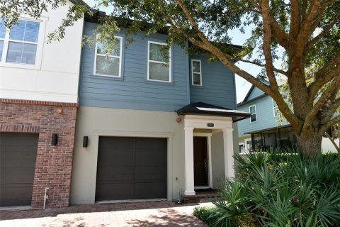Townhouse in Oviedo, Florida 3 bedrooms, 145.76 sq.m. № 2150456 - photo 2