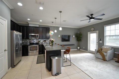 Townhouse in Oviedo, Florida 3 bedrooms, 145.76 sq.m. № 2150456 - photo 3