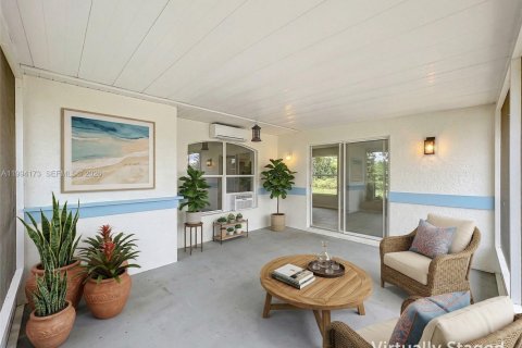 Villa ou maison à vendre à Port St. Lucie, Floride: 3 chambres, 142.98 m2 № 2056328 - photo 3