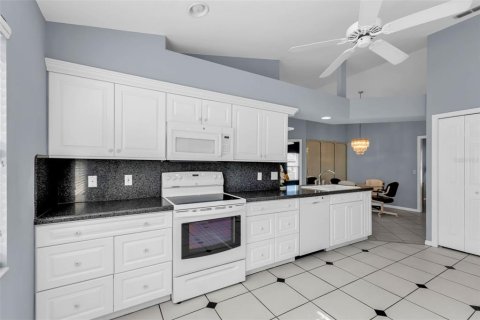 Villa ou maison à vendre à Punta Gorda, Floride: 2 chambres, 151.06 m2 № 2202670 - photo 7