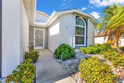 Villa ou maison à vendre à Punta Gorda, Floride: 2 chambres, 151.06 m2 № 2202670 - photo 3