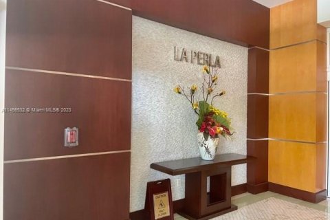 Condo in Sunny Isles Beach, Florida, 2 bedrooms  № 1959323 - photo 30