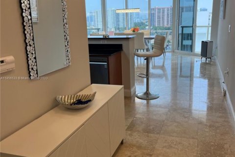 Condo in Sunny Isles Beach, Florida, 2 bedrooms  № 1959323 - photo 14