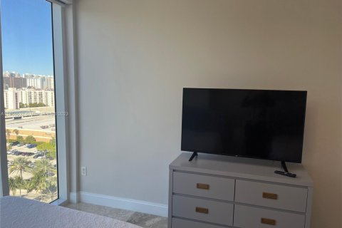 Condo in Sunny Isles Beach, Florida, 2 bedrooms  № 1959323 - photo 20