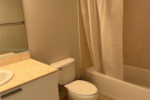 Condo in Sunny Isles Beach, Florida, 2 bedrooms  № 1959323 - photo 19